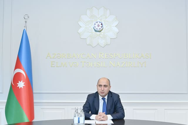 Emin Əmrullayev: Kənd məktəblərinə peşəkar müəllim cəlb etmək çətindir