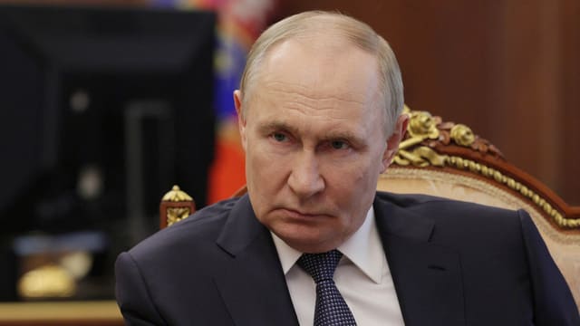 Putin: Ukraynaya zərbələri dayandıra bilərik