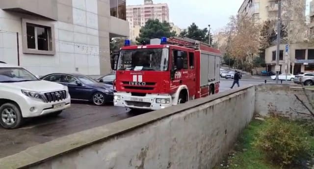 Bakıda yaşayış binasında partlayış baş verib, bir nəfər xəsarət alıb