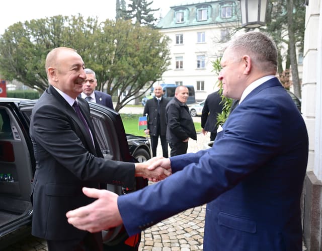 Prezident İlham Əliyev Slovakiyanın Baş naziri ilə görüşüb - YENİLƏNİB