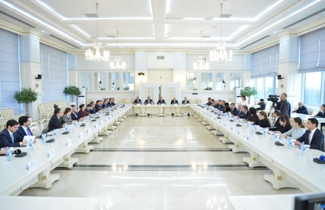 Elektron siqaretlərin dövriyyəsinin qadağan edilməsini nəzərdə tutan qanun layihəsi plenar iclasa tövsiyə olunub