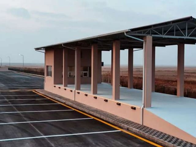 "Sədərək" gömrük postunun yaxınlığındakı TIR parkında yenidənqurma işləri aparılıb