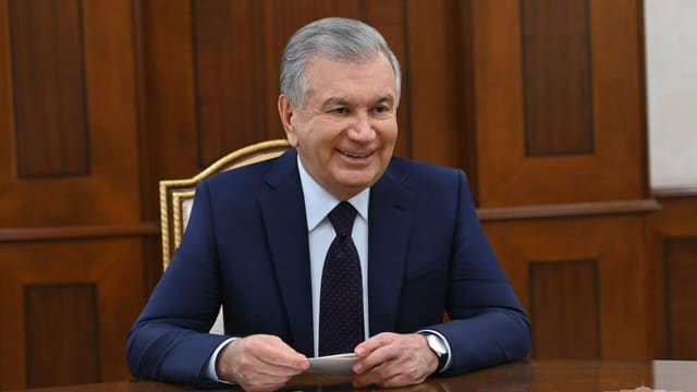 Özbəkistan Prezidenti Yaponiyaya səfərə gedib