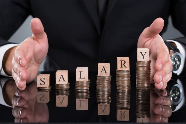 Azərbaycanda orta aylıq əməkhaqqı 9 %-dən çox artıb