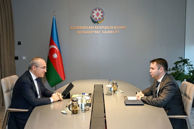 Mikayıl Cabbarov dördüncü “Yüksəliş” müsabiqəsinin qalibləri ilə görüşüb