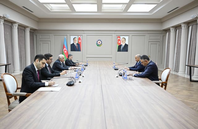 Əli Əsədov Beynəlxalq Su İdman Növləri Federasiyasının prezidenti ilə görüşüb