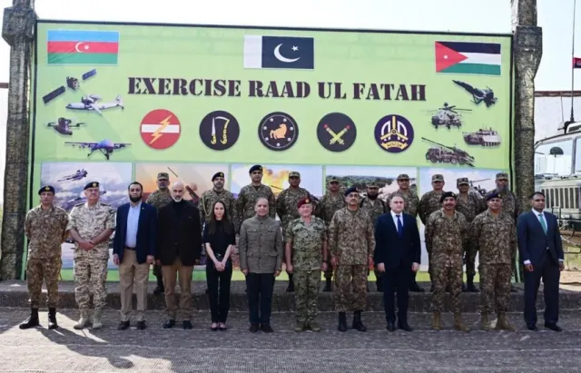 Müdafiə sənayesi naziri Pakistanda hərbi təlimi izləyib - Foto