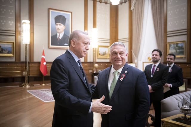 Ərdoğan Orbanla görüşüb