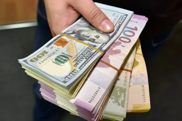 Atasının 7 min dollardan çox pulunu oğurlayan şəxs saxlanılıb