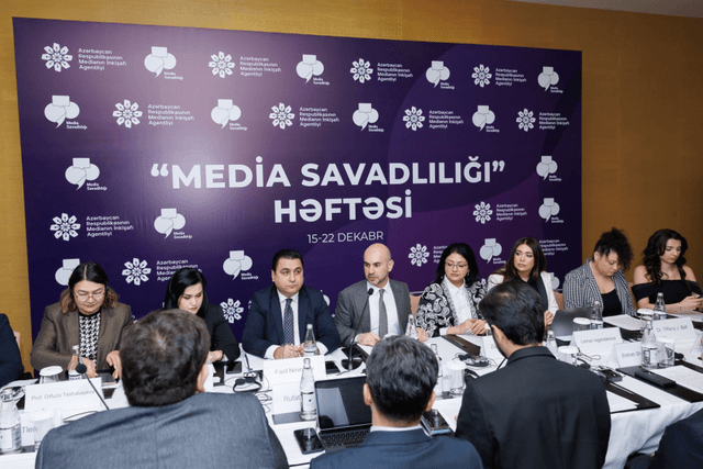 Dəyirmi masa: “Dövlətin media və cəmiyyət ilə kommunikasiyası media savadlılığı kontekstində” - Fotolar