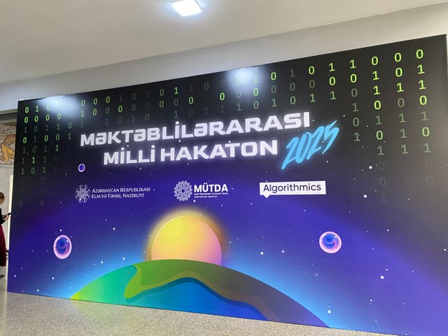 300 şagird Milli Hakatonun finalına vəsiqə qazanıb