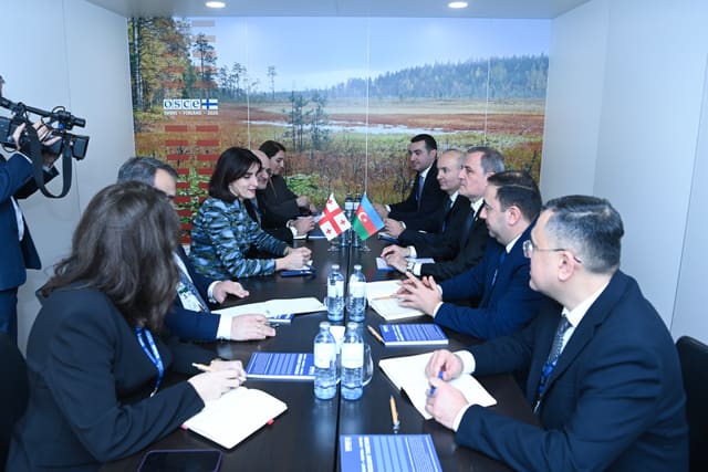 Ceyhun Bayramov Maka Boçorişvili ilə görüşüb
