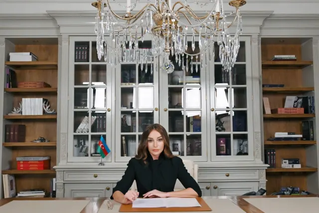 Mehriban Əliyeva Heydər Əliyevin vəfatının ildönümü ilə bağlı paylaşım edib
