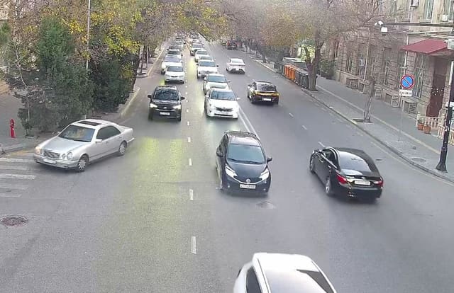Bakıda hazırda sıxlıq müşahidə olunan yollar açıqlanıb 