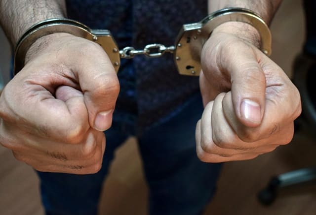 Bakıda soyğunçuluq edən şəxsi polis saxlayıb