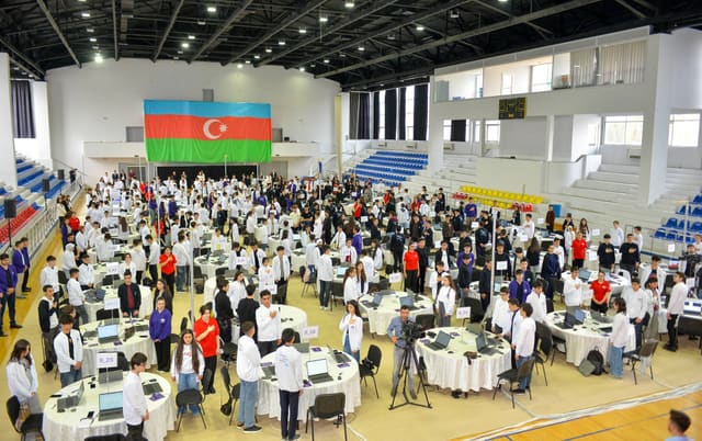 Məktəblilərarası Milli Hakaton – 2025-in final mərhələsinə infotur təşkil olunub