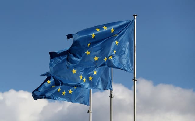 Politico: Avropa Komissiyası Britaniya ilə müdafiə sazişi imzalamayacaq