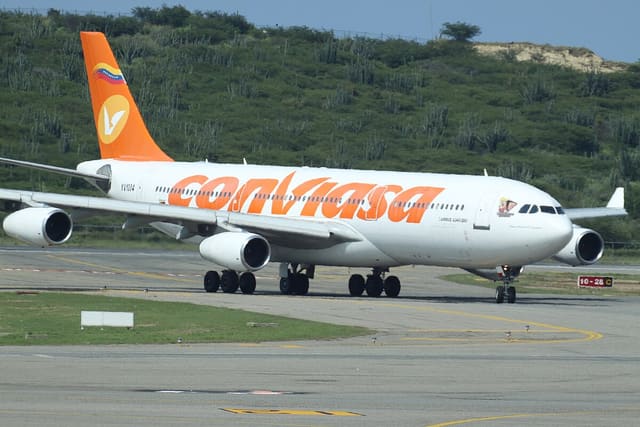 Venesuela altı böyük aviaşirkətə qadağa qoyub