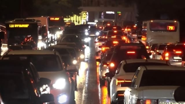 Paytaxtda sıxlıq olan yollar - SİYAHI