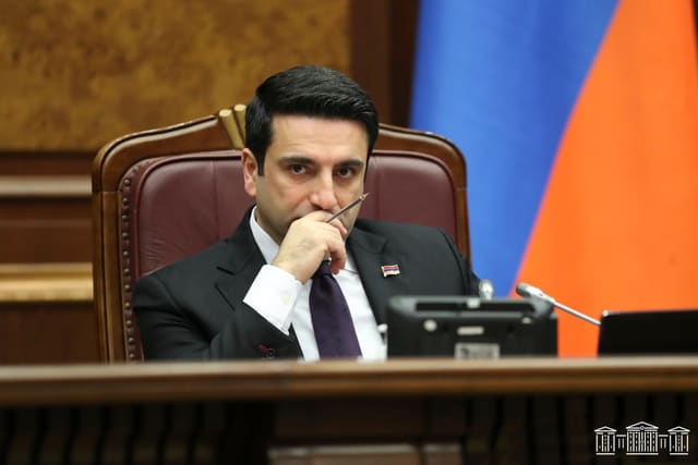 Simonyan: Ermənistan nümayəndə heyətinin Bakıdakı tədbirlərdə iştirakı istisna edilmir