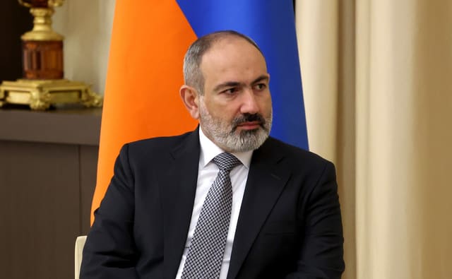 Paşinyan Azərbaycandan Ermənistana neft məhsullarının tədarükünü alqışlayıb