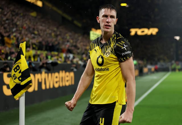 "Barselona" "Borussiya Dortmund"un müdafiəçisini transfer etmək istəyir 