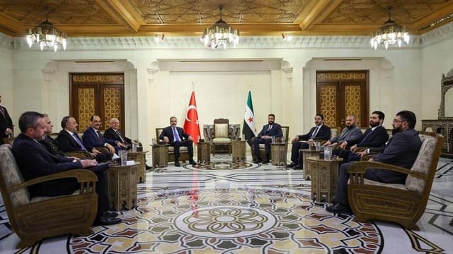 Türkiyə XİN və MN nazirləri Suriyada səfərdədir