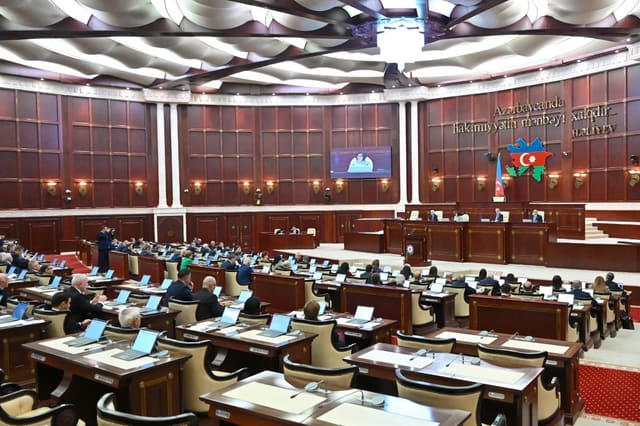 Dekabrın 23-də keçiriləcək plenar iclasının gündəliyi açıqlanıb  - YENİLƏNİB