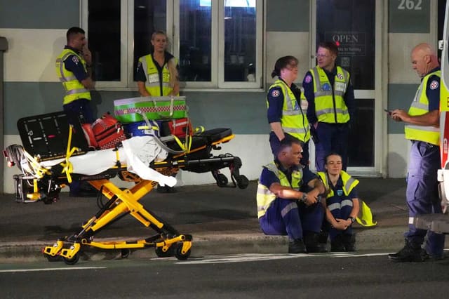 Sidneydə terror aktında ölənlərin sayı 15-ə çatıb