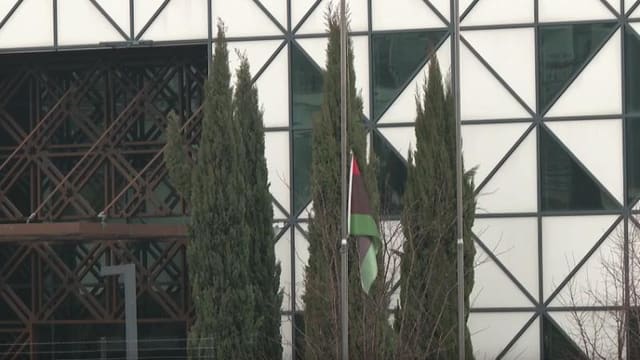 Ankaradakı Liviya səfirliyində bayraqlar yarıya endirilib