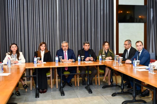 “İcbari tibbi sığorta sisteminin işləmə prinsipləri və tibbi xidmətlərin təşkili” mövzusunda təlim keçirilib