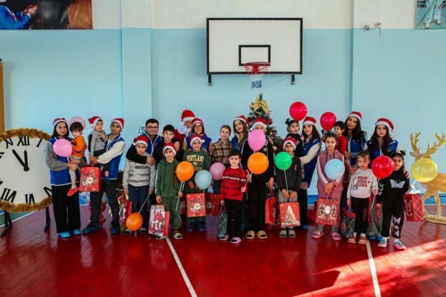 Həmrəylik Günü və Yeni il münasibətilə sığınacaq və uşaq mərkəzlərində bayram tədbiri keçirilib