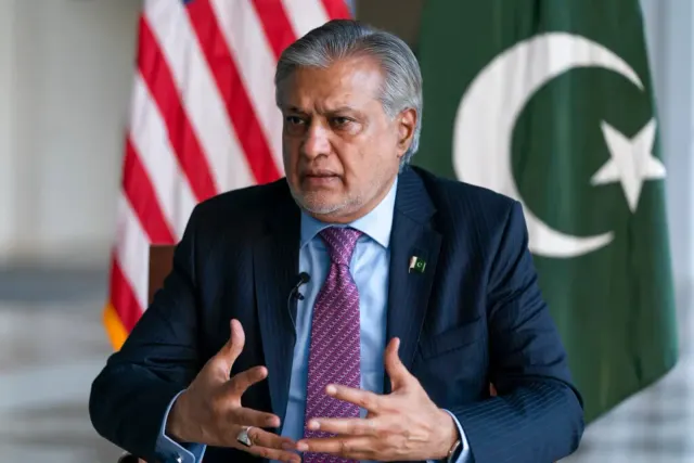 Pakistan XİN başçısı Pekinə səfər edib