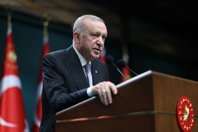 Ərdoğan: Türkiyə iqtisadiyyatı fasiləsiz böyüyür