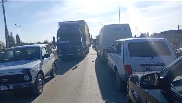 Salyan-Şirvan yolunda yaranan uzun tıxacın səbəbi məlum olub