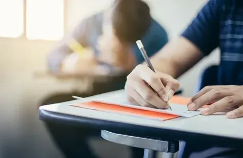 Dövlət qulluğu üzrə keçiriləcək test imtahanlarında iştirak edəcək namizədlər “İmtahana buraxılış vərəqəsi”ni çap edə bilərlər