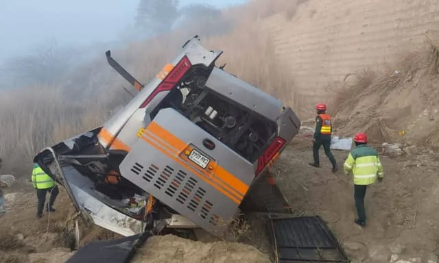 Pakistanda avtobus qəzasında beş nəfər ölüb