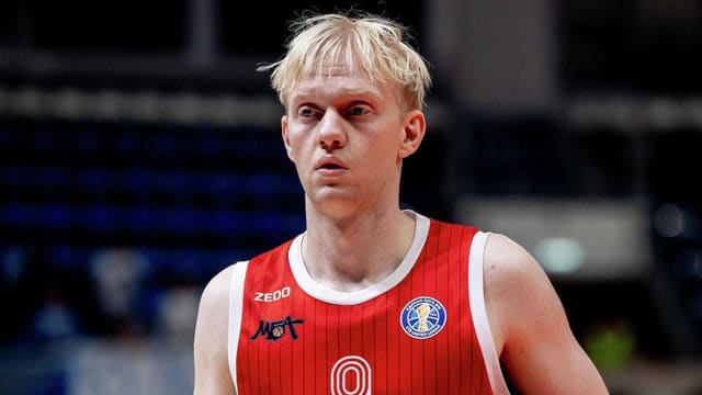 Rusiyalı basketbolçu Fransa vətəndaşı ilə dəyişdirilib