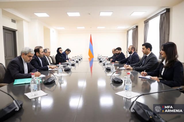 Ermənistan və İran XİN-ləri arasında siyasi məsləhətləşmələr aparılıb