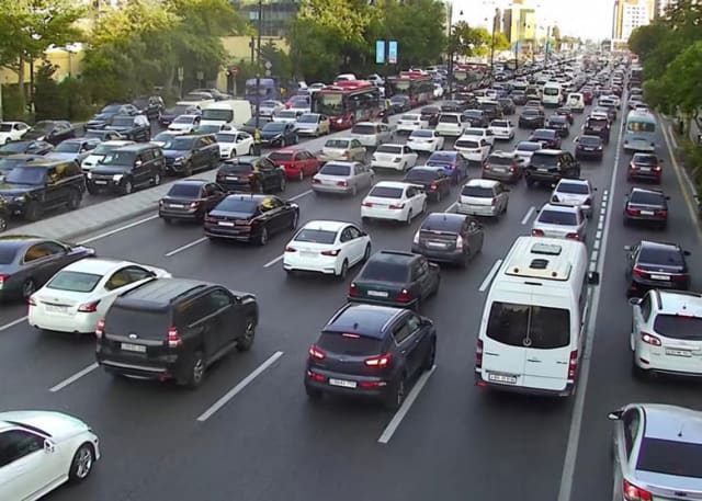 Hazırda Bakıda sıxlıq müşahidə olunan yollar açıqlanıb