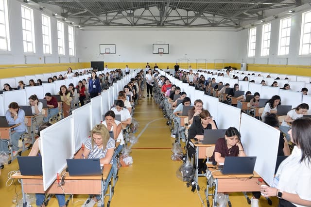 İş yerini dəyişmək istəyən müəllimlərin nəzərinə