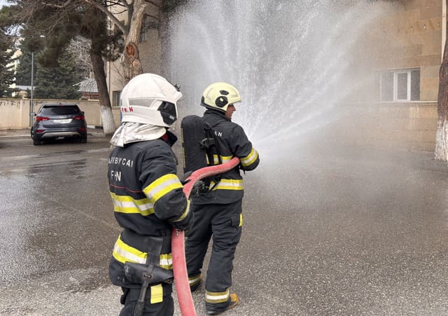 FHN orta məktəbdə təlim keçirib