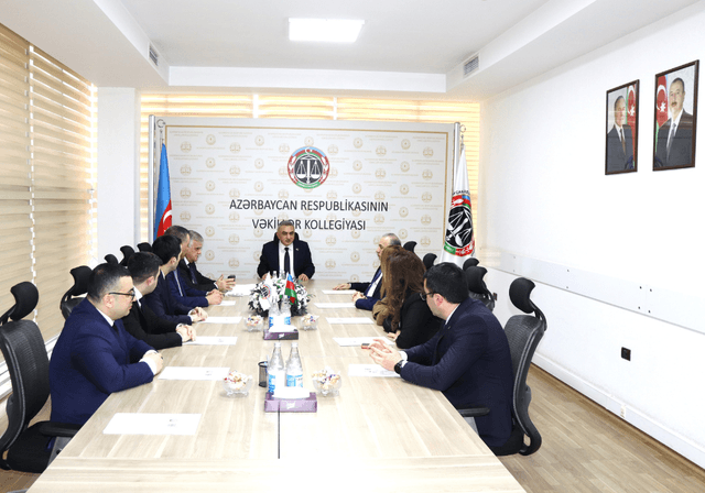 Vəkillər Kollegiyasının rəhbərliyi hakim vəzifəsinə yeni təyin edilən vəkillərlə görüş keçirib