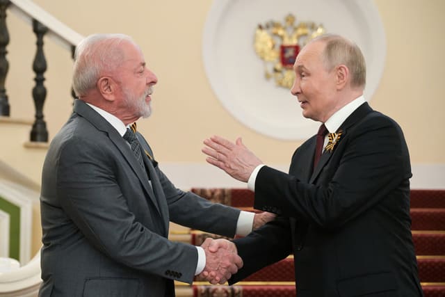 Putin Braziliya prezidenti ilə danışıb