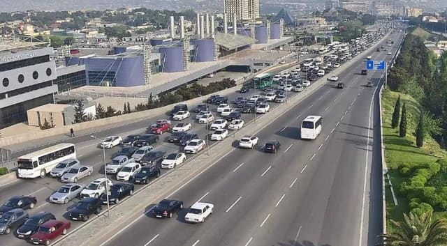 Hazırda Bakıda sıxlıq müşahidə olunan yollar açıqlanıb