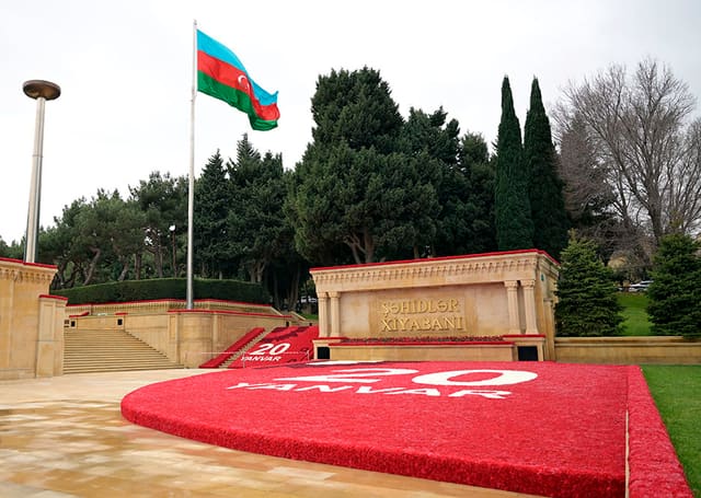 Kəmaləddin Heydərov Şəhidlər xiyabanını ziyarət edib