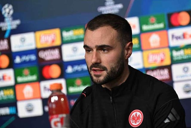 "Ayntraxt Frankfurt"un məşqçisi: Bakıda yaxşı oyun sərgiləyə bilərik