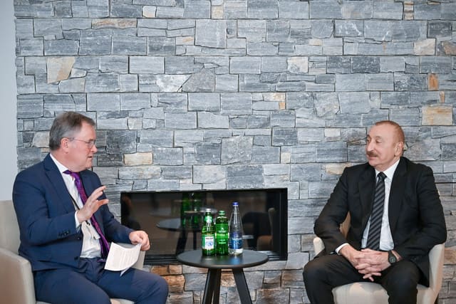 Prezident İlham Əliyev Davosda “Vitol” şirkətinin baş icraçı direktoru ilə görüşüb