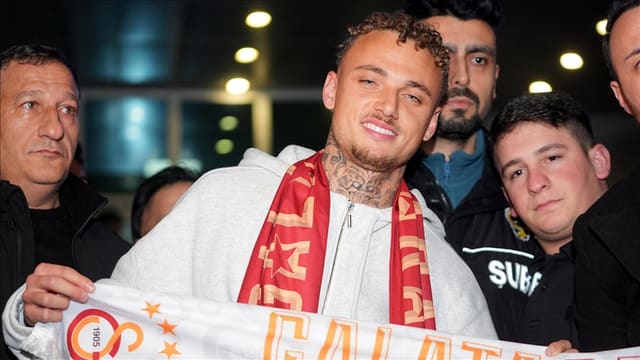 "Qalatasaray"ın yeni transferi İstanbula gəldi