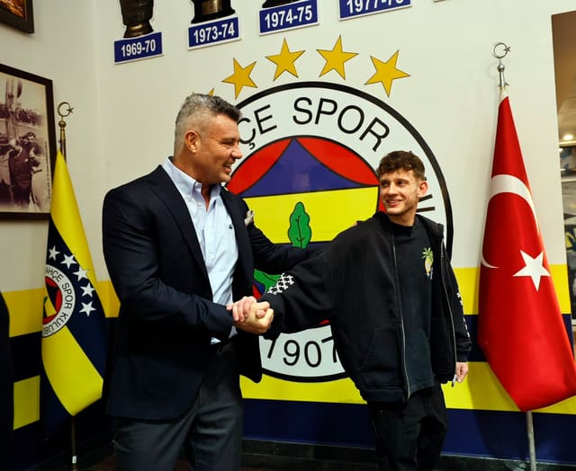 "Fənərbaxça" polşalı futbolçu ilə vidalaşdı